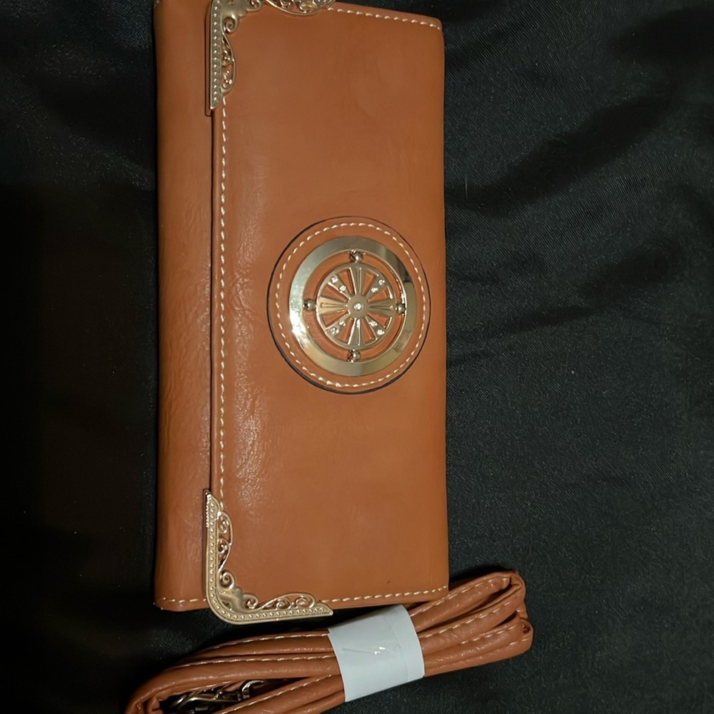 Faux leather wallet with crossbody strap, nwot, easy to carry all your things